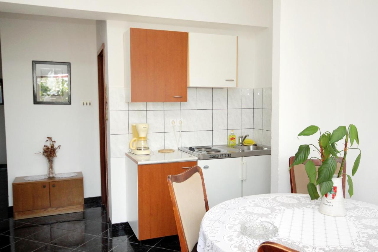 Apartments With A Parking Space Novi Vinodolski - 5600 Bagian luar foto
