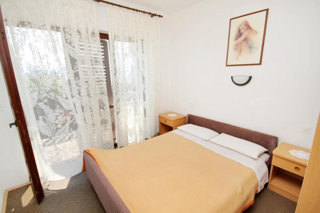Apartments With A Parking Space Novi Vinodolski - 5600 Bagian luar foto