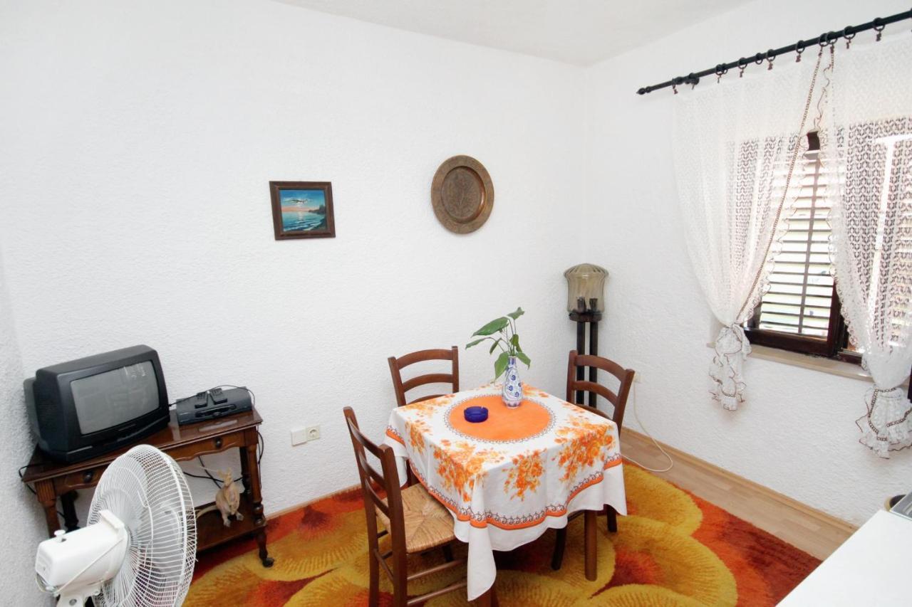 Apartments With A Parking Space Novi Vinodolski - 5600 Bagian luar foto